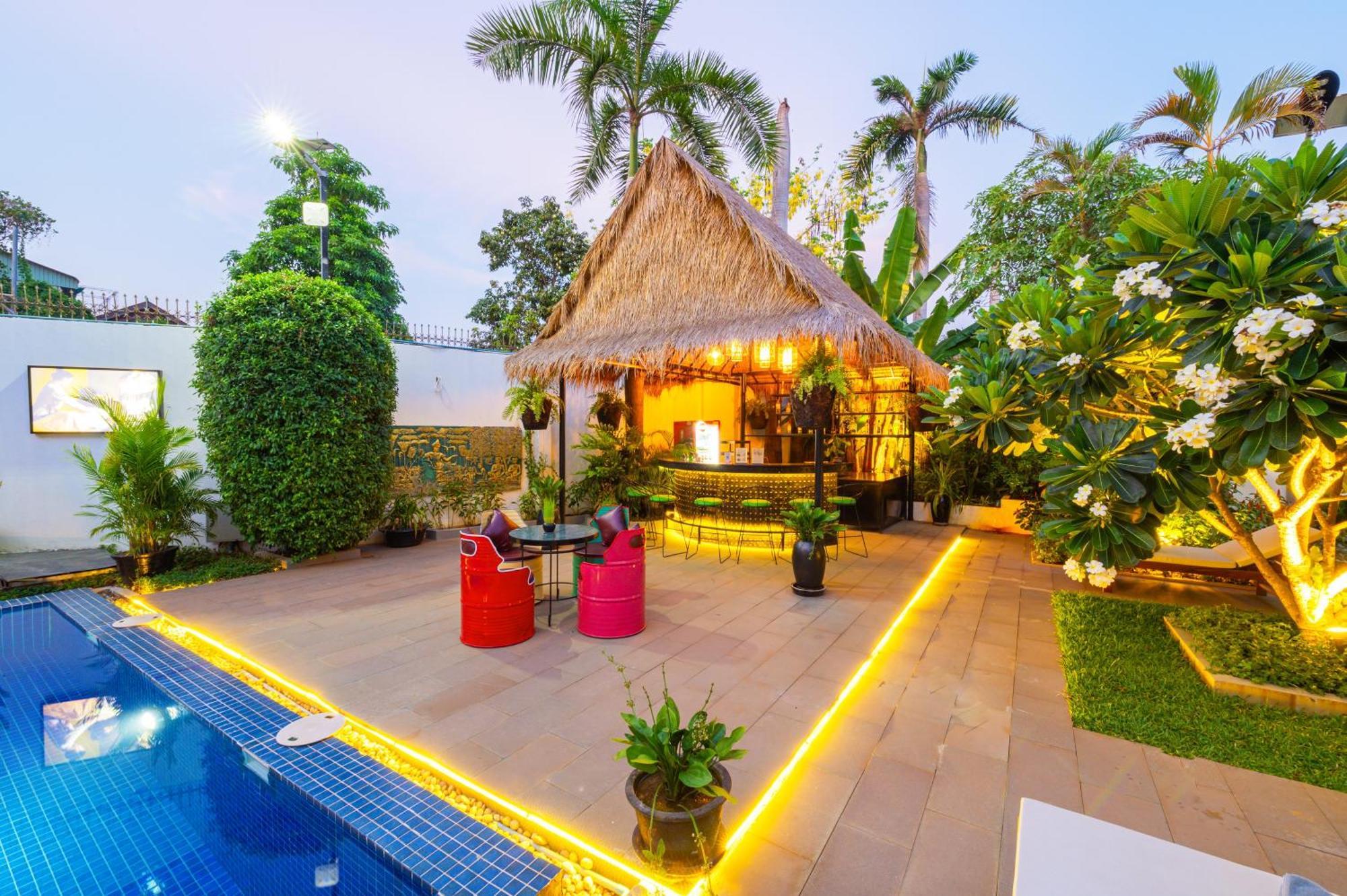 Sala Siem Reap Hotel Exterior foto The bar at the pool